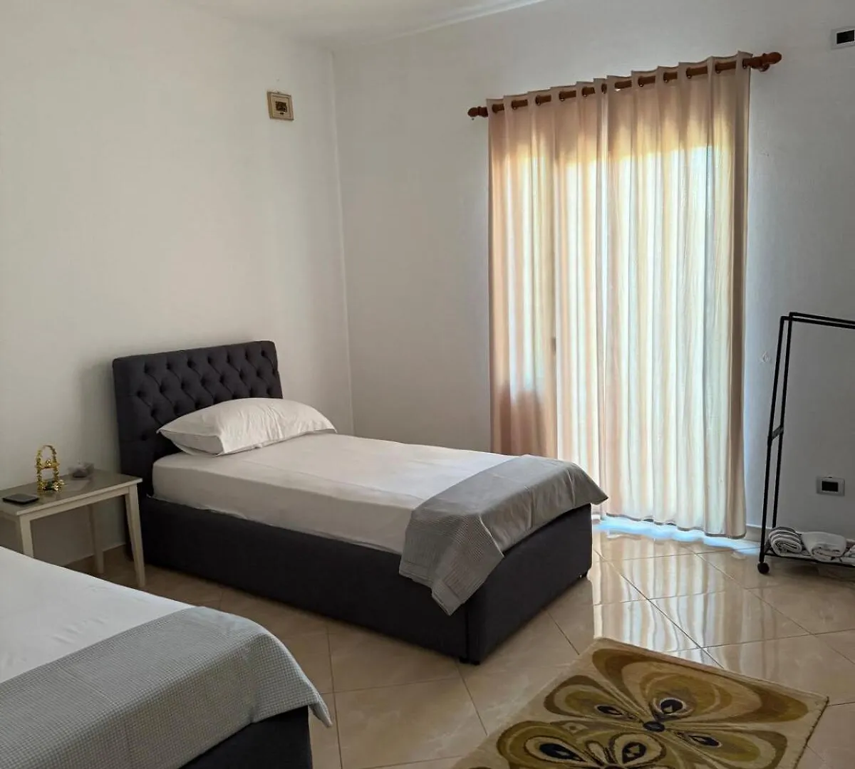 Quiet Room, close to Airport Kamez Villa